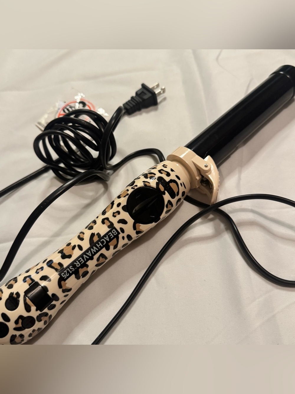The Beachwaver Co. Beachwaver S1.25 Rotating Curling Iron - Classic Catwalk.